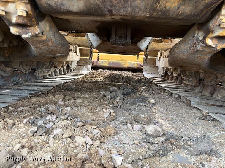 image for item EA0565 1984 Caterpillar D6D LGP dozer