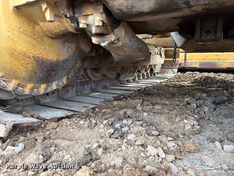 image for item EA0565 1984 Caterpillar D6D LGP dozer