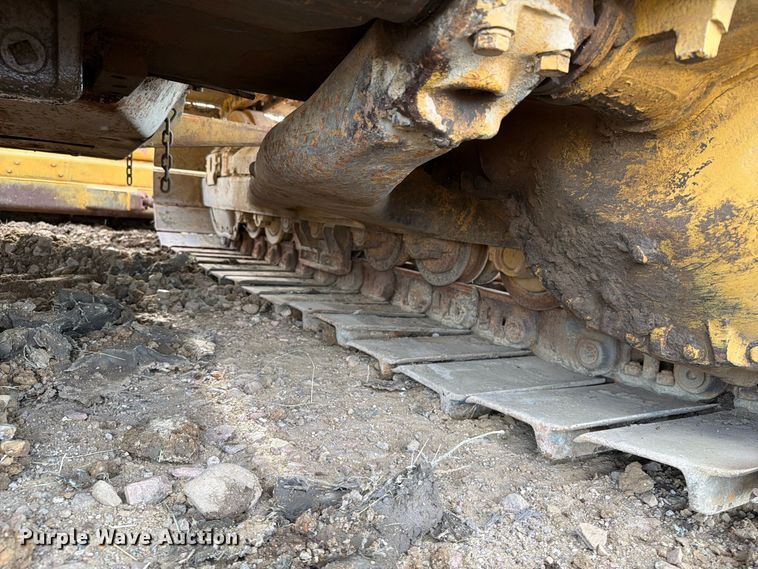 image for item EA0565 1984 Caterpillar D6D LGP dozer