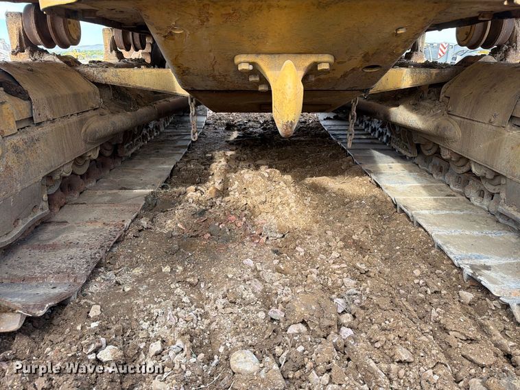 image for item EA0565 1984 Caterpillar D6D LGP dozer