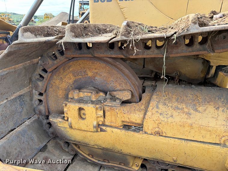 image for item EA0565 1984 Caterpillar D6D LGP dozer