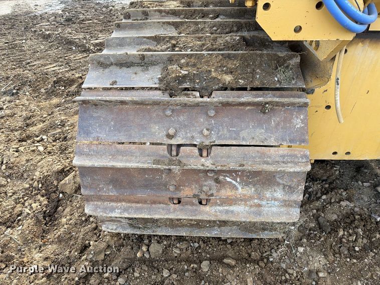 image for item EA0565 1984 Caterpillar D6D LGP dozer