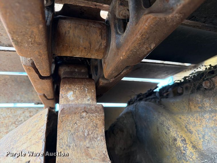 image for item EA0565 1984 Caterpillar D6D LGP dozer