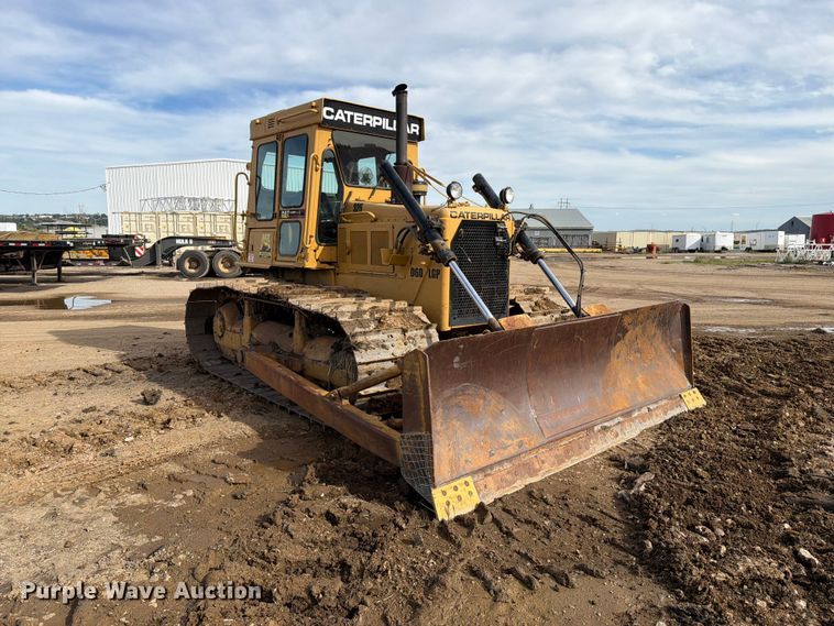 image for item EA0566 1983 Caterpillar D6D LGP dozer