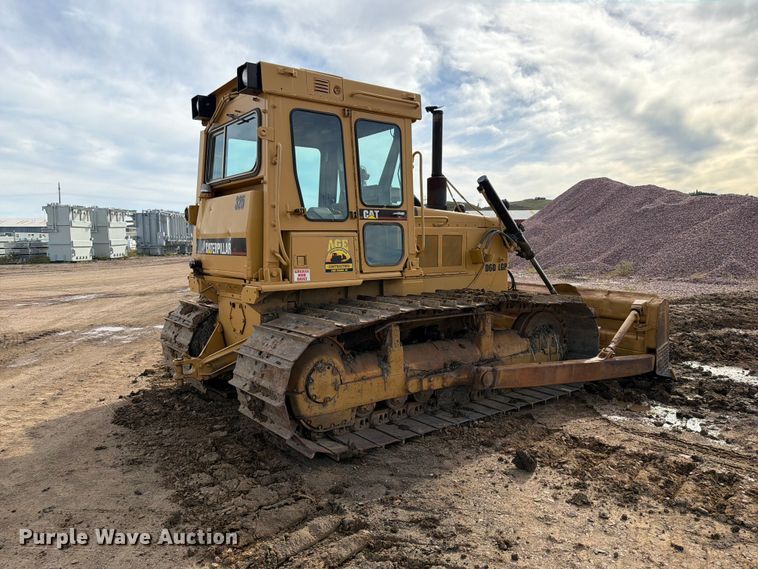 image for item EA0566 1983 Caterpillar D6D LGP dozer