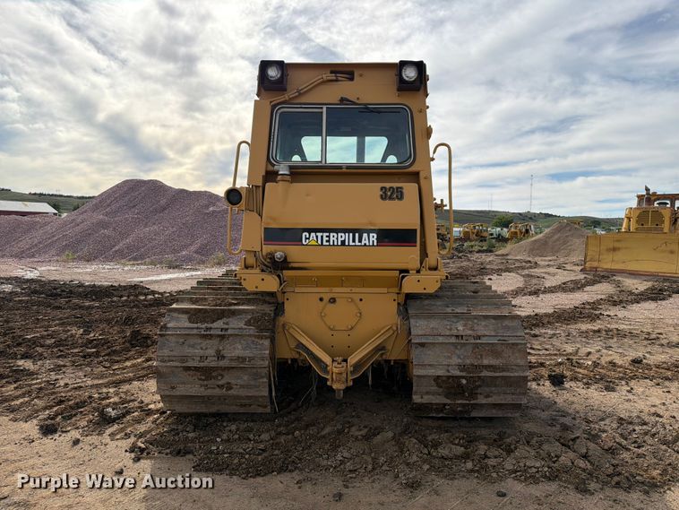 image for item EA0566 1983 Caterpillar D6D LGP dozer