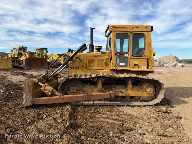 image for item EA0566 1983 Caterpillar D6D LGP dozer