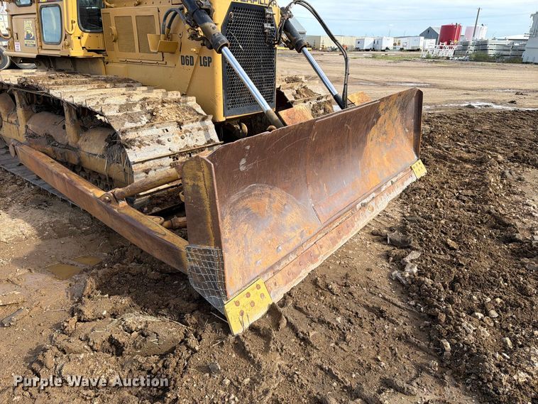 image for item EA0566 1983 Caterpillar D6D LGP dozer