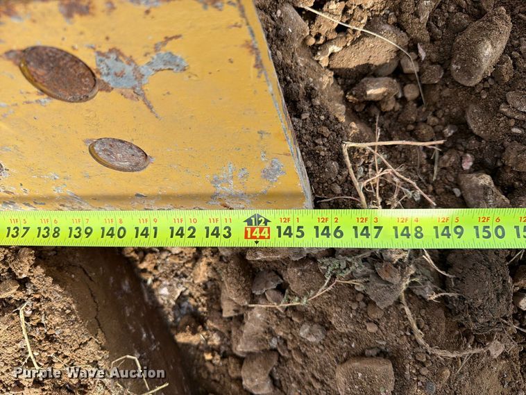 image for item EA0566 1983 Caterpillar D6D LGP dozer