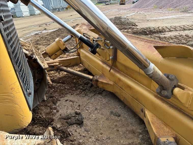 image for item EA0566 1983 Caterpillar D6D LGP dozer