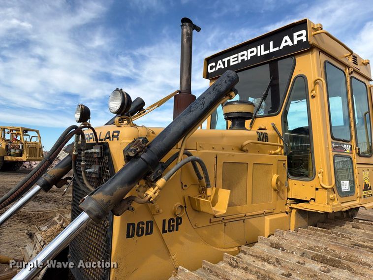 image for item EA0566 1983 Caterpillar D6D LGP dozer
