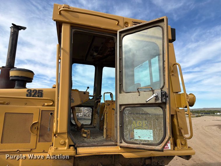 image for item EA0566 1983 Caterpillar D6D LGP dozer