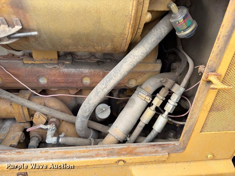 image for item EA0566 1983 Caterpillar D6D LGP dozer