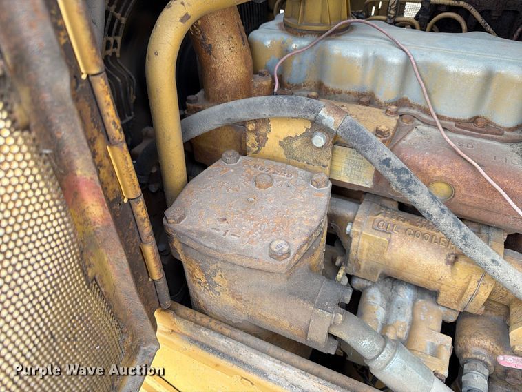 image for item EA0566 1983 Caterpillar D6D LGP dozer