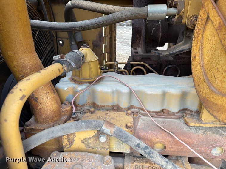 image for item EA0566 1983 Caterpillar D6D LGP dozer