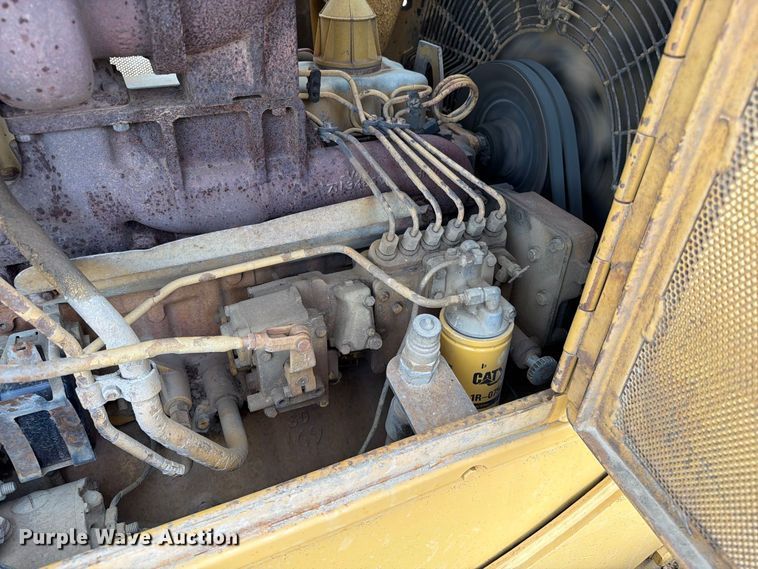 image for item EA0566 1983 Caterpillar D6D LGP dozer