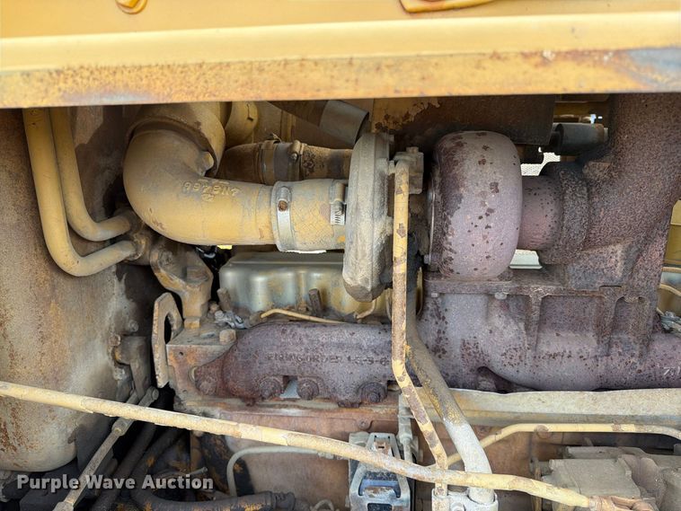 image for item EA0566 1983 Caterpillar D6D LGP dozer