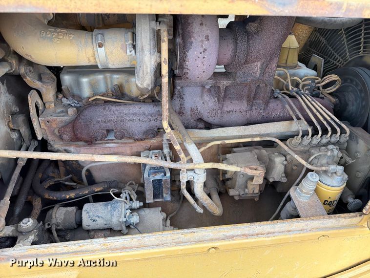 image for item EA0566 1983 Caterpillar D6D LGP dozer