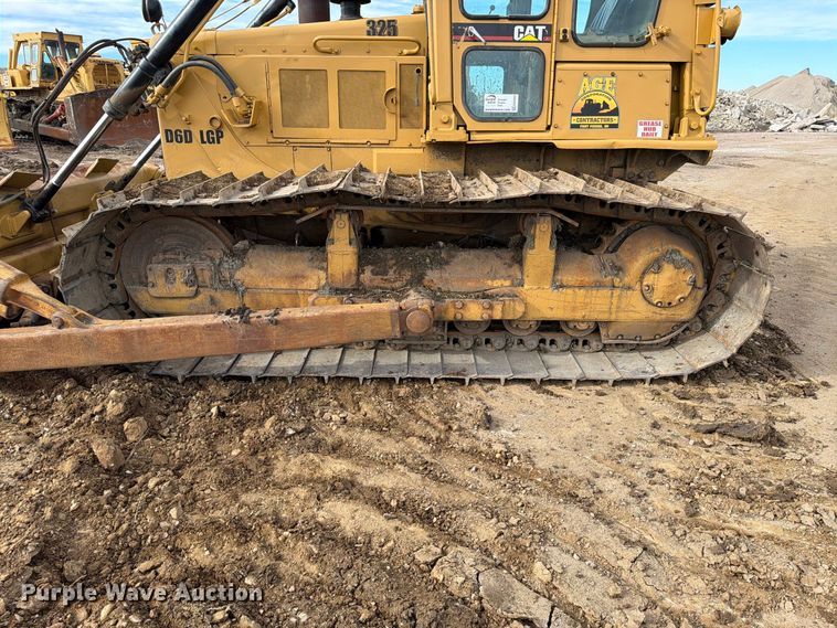 image for item EA0566 1983 Caterpillar D6D LGP dozer