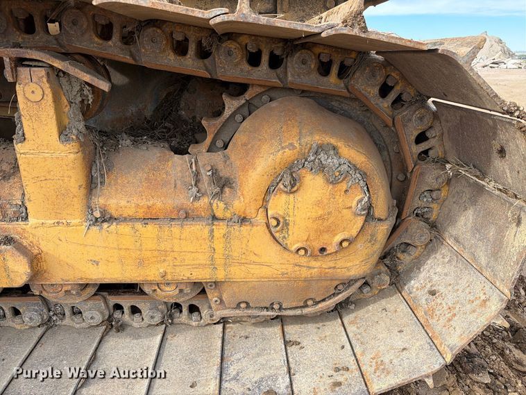 image for item EA0566 1983 Caterpillar D6D LGP dozer