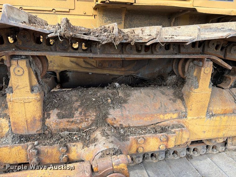 image for item EA0566 1983 Caterpillar D6D LGP dozer