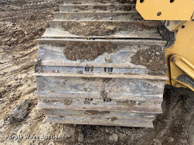 image for item EA0566 1983 Caterpillar D6D LGP dozer