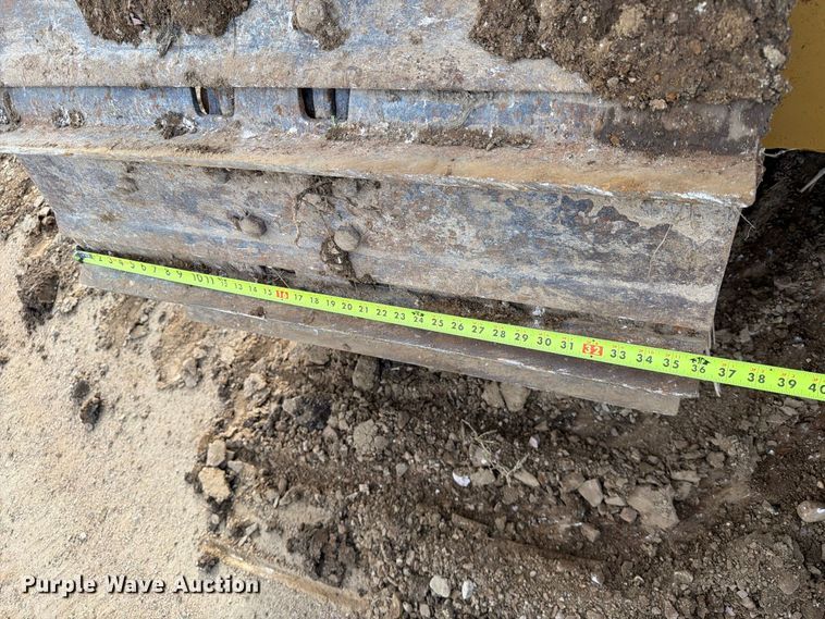 image for item EA0566 1983 Caterpillar D6D LGP dozer