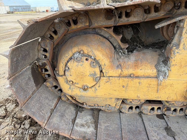 image for item EA0566 1983 Caterpillar D6D LGP dozer