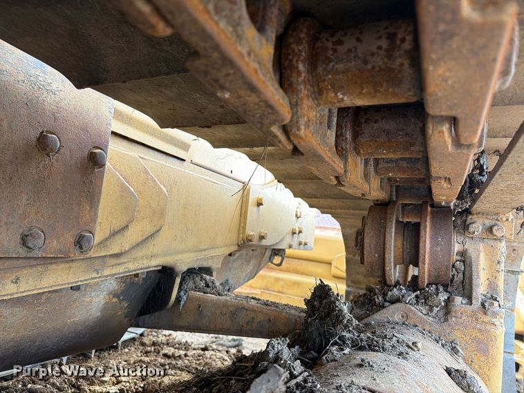 image for item EA0566 1983 Caterpillar D6D LGP dozer