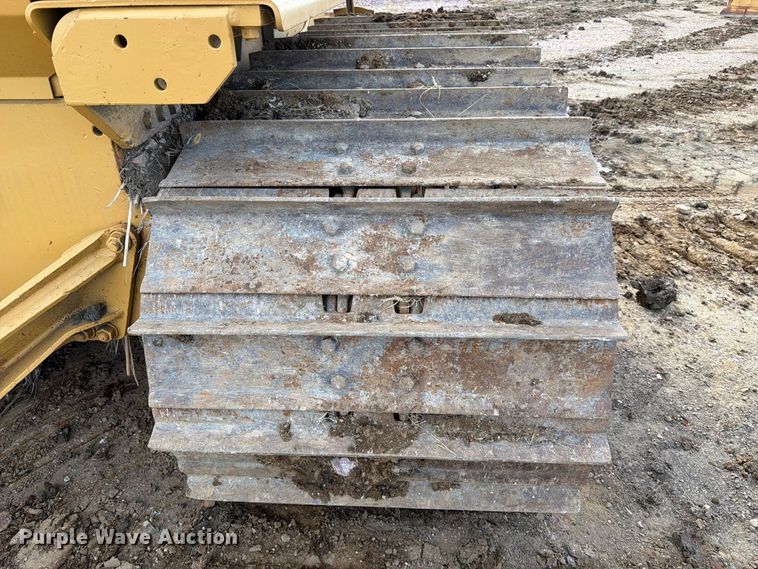 image for item EA0566 1983 Caterpillar D6D LGP dozer