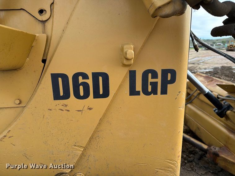 image for item EA0566 1983 Caterpillar D6D LGP dozer