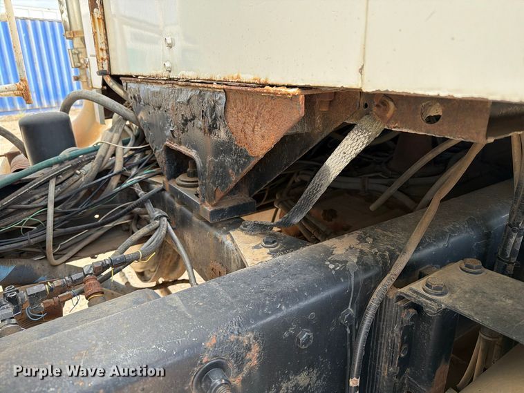 image for item EA0570 1985 Western Star 4900 water truck