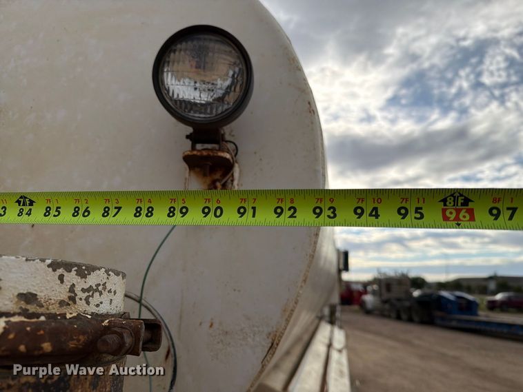 image for item EA0570 1985 Western Star 4900 water truck