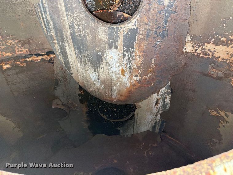 image for item EA0570 1985 Western Star 4900 water truck
