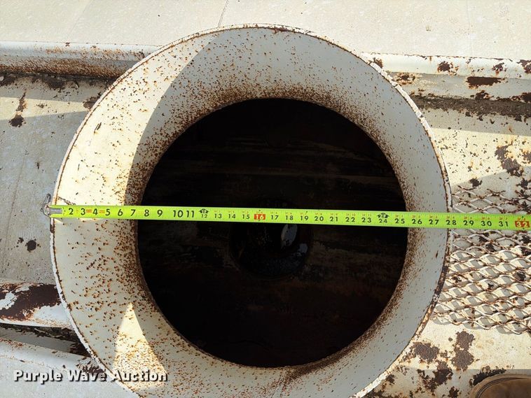 image for item EA0570 1985 Western Star 4900 water truck