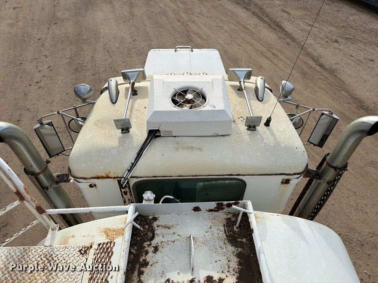 image for item EA0570 1985 Western Star 4900 water truck