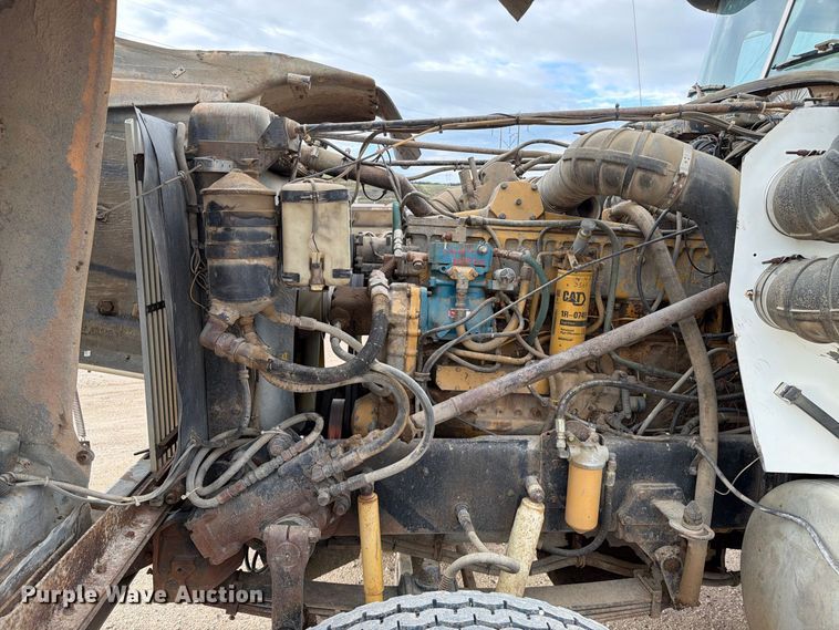 image for item EA0570 1985 Western Star 4900 water truck
