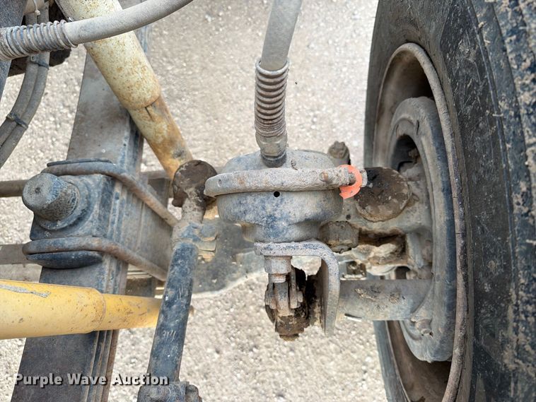 image for item EA0570 1985 Western Star 4900 water truck