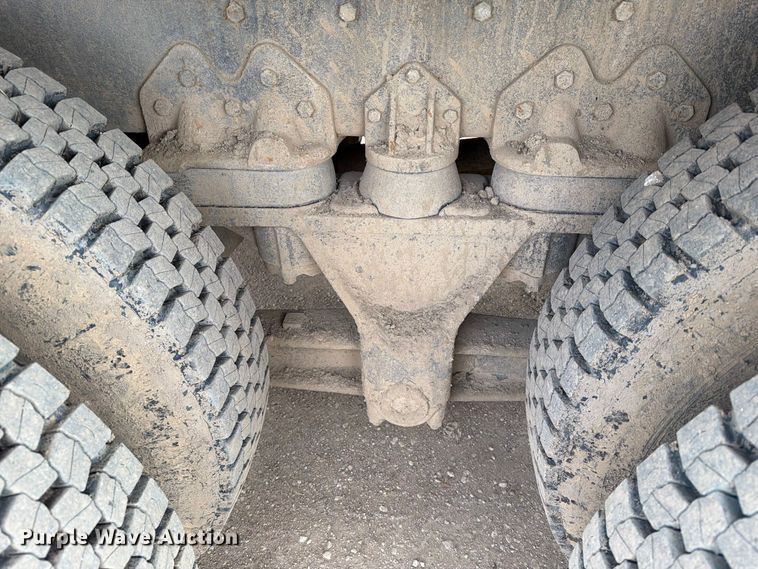 image for item EA0570 1985 Western Star 4900 water truck