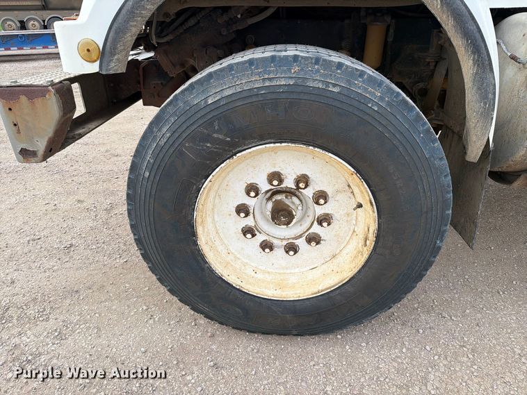 image for item EA0570 1985 Western Star 4900 water truck