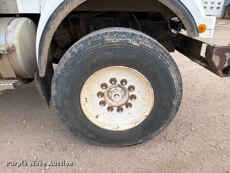 image for item EA0570 1985 Western Star 4900 water truck