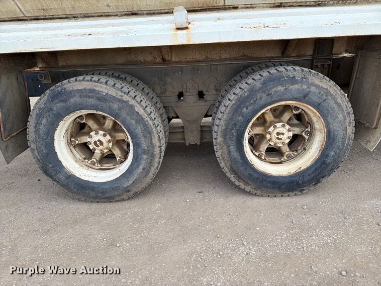 image for item EA0570 1985 Western Star 4900 water truck