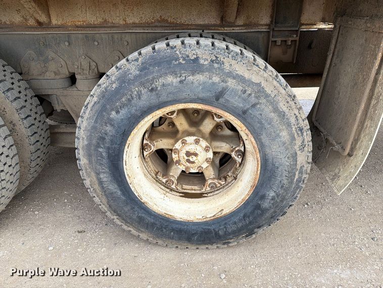 image for item EA0570 1985 Western Star 4900 water truck