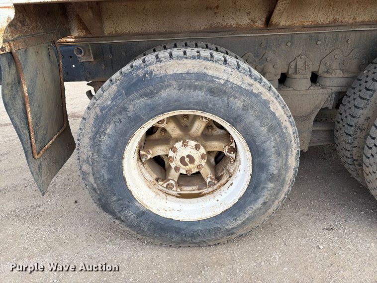 image for item EA0570 1985 Western Star 4900 water truck