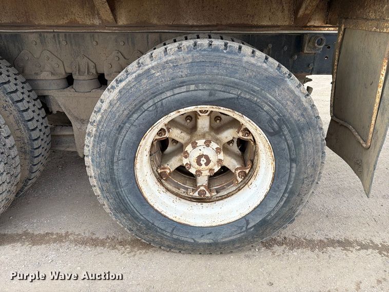 image for item EA0570 1985 Western Star 4900 water truck