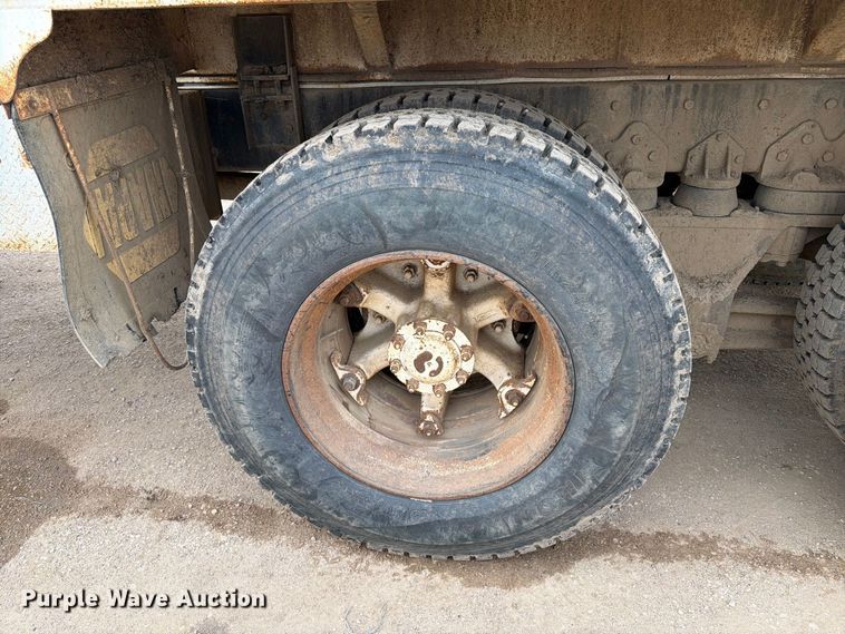 image for item EA0570 1985 Western Star 4900 water truck