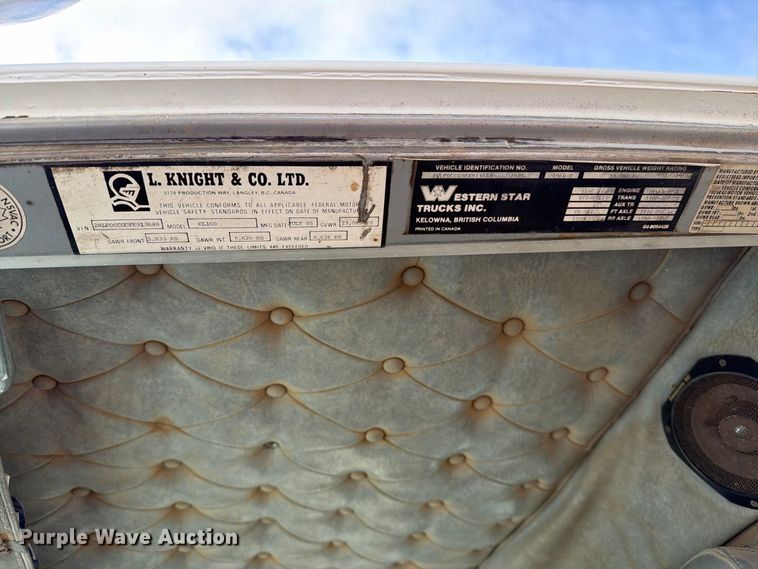 image for item EA0570 1985 Western Star 4900 water truck