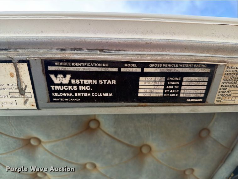 image for item EA0570 1985 Western Star 4900 water truck