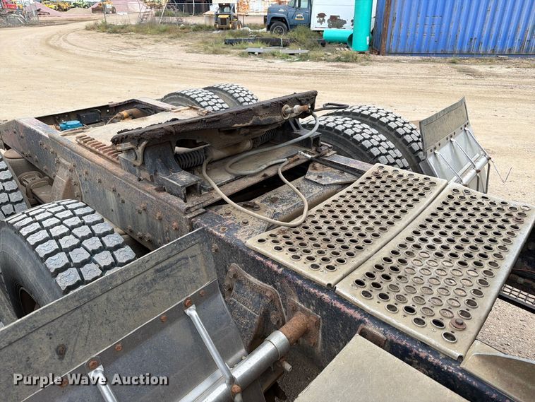 image for item EA0572 1978 Peterbilt 359 semi truck