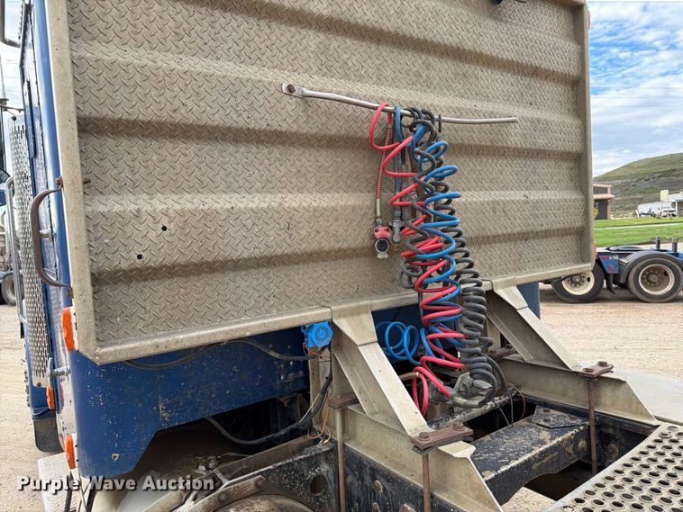 image for item EA0572 1978 Peterbilt 359 semi truck